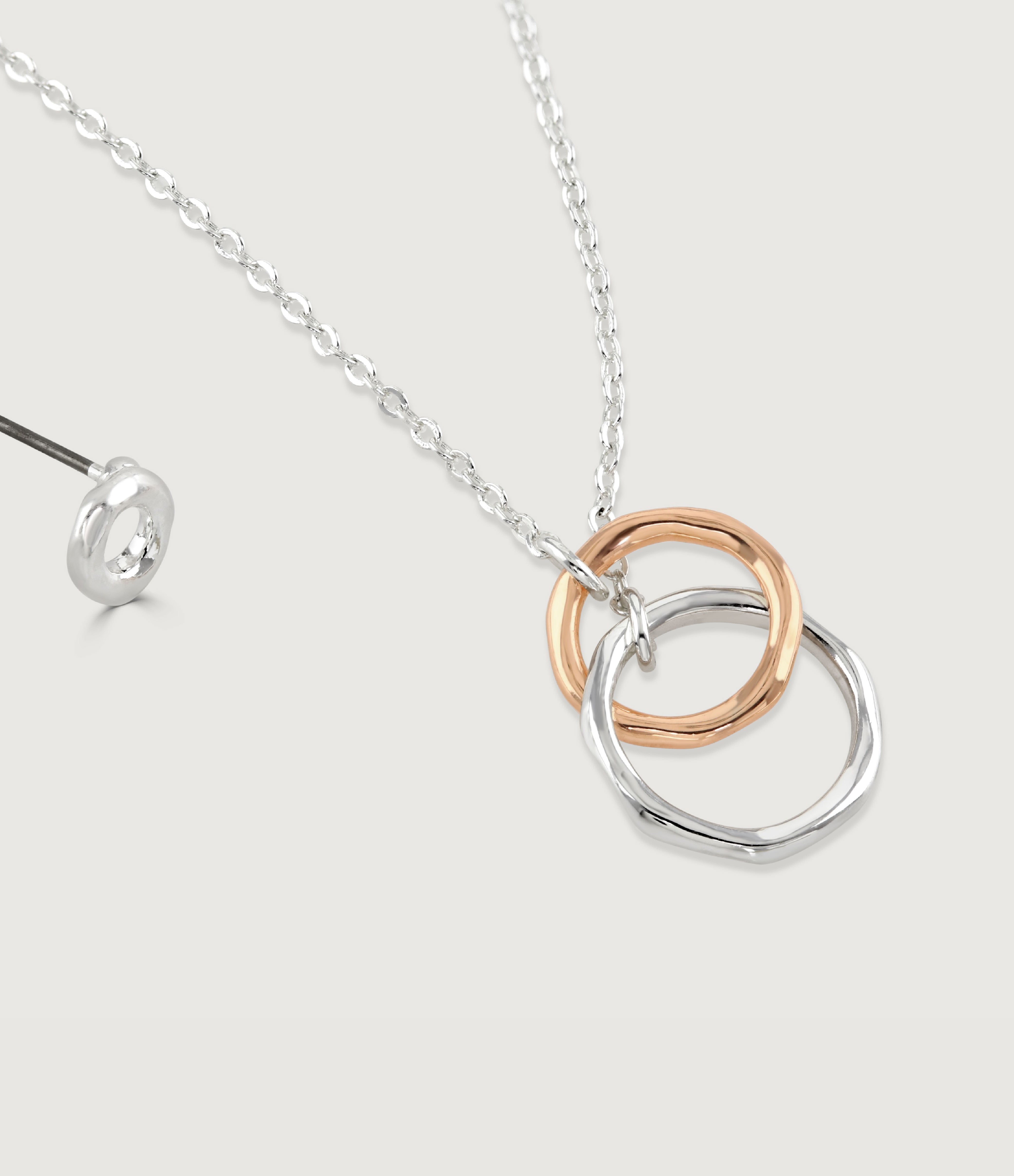 ENTWINED RINGS EARRINGS AND PENDANT SET